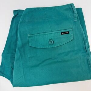 Oakley Men's Turquoise Regular Fit Casual Shorts‎ Size 40W